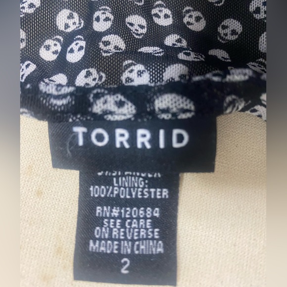 GUC Torrid Skull Print Peplum Blouse - Picture 6 of 6